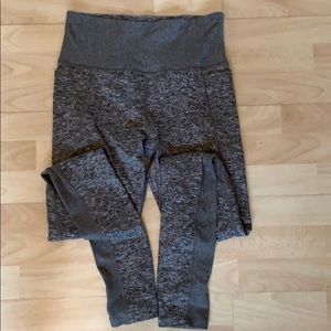 Athleta Exhale Stash Pocket Heel legging, size M